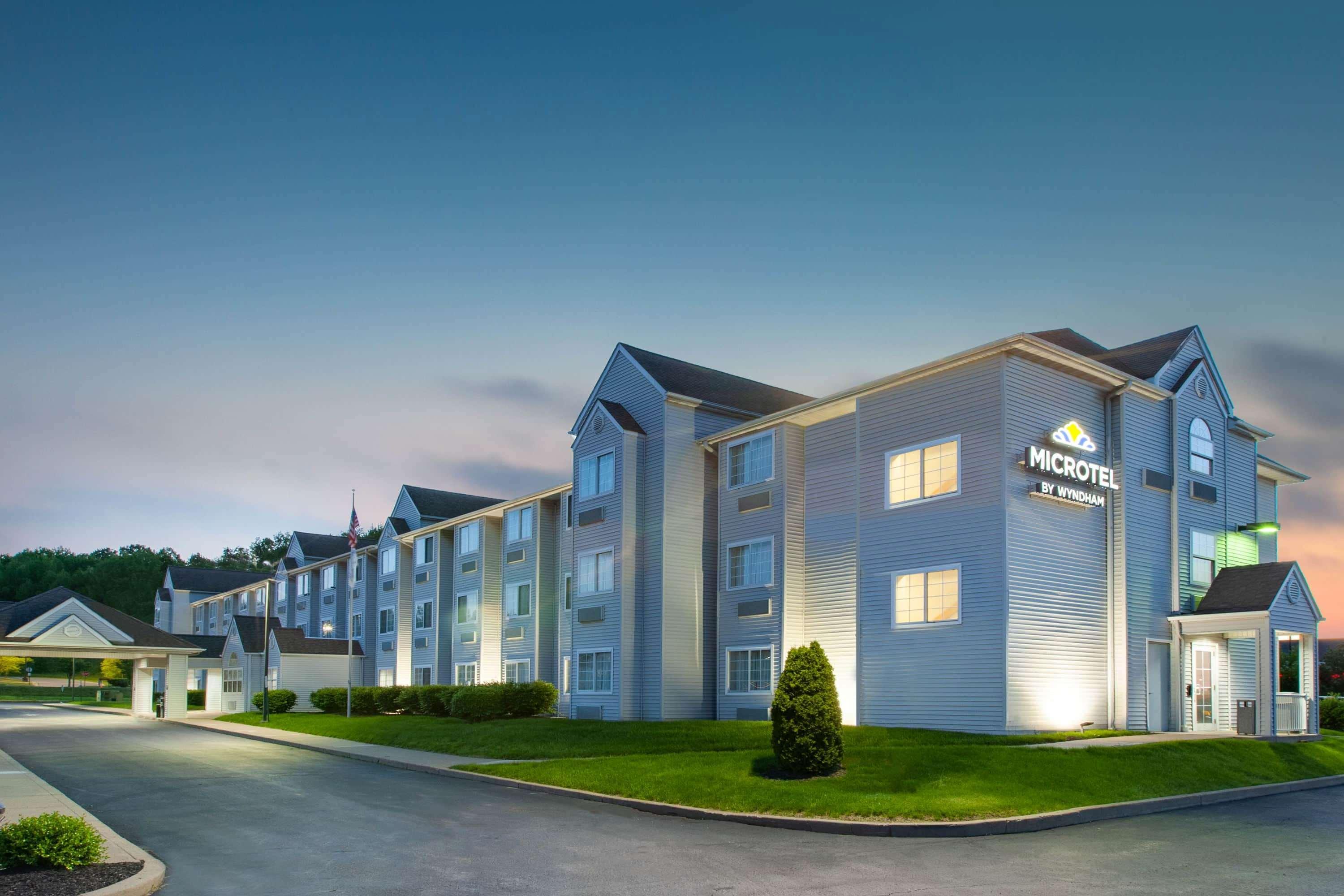 Microtel Inn & Suites By Wyndham Pittsburgh Airport Robinson Township Exterior foto