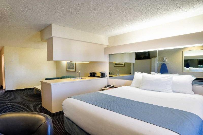 Microtel Inn & Suites By Wyndham Pittsburgh Airport Robinson Township Exterior foto