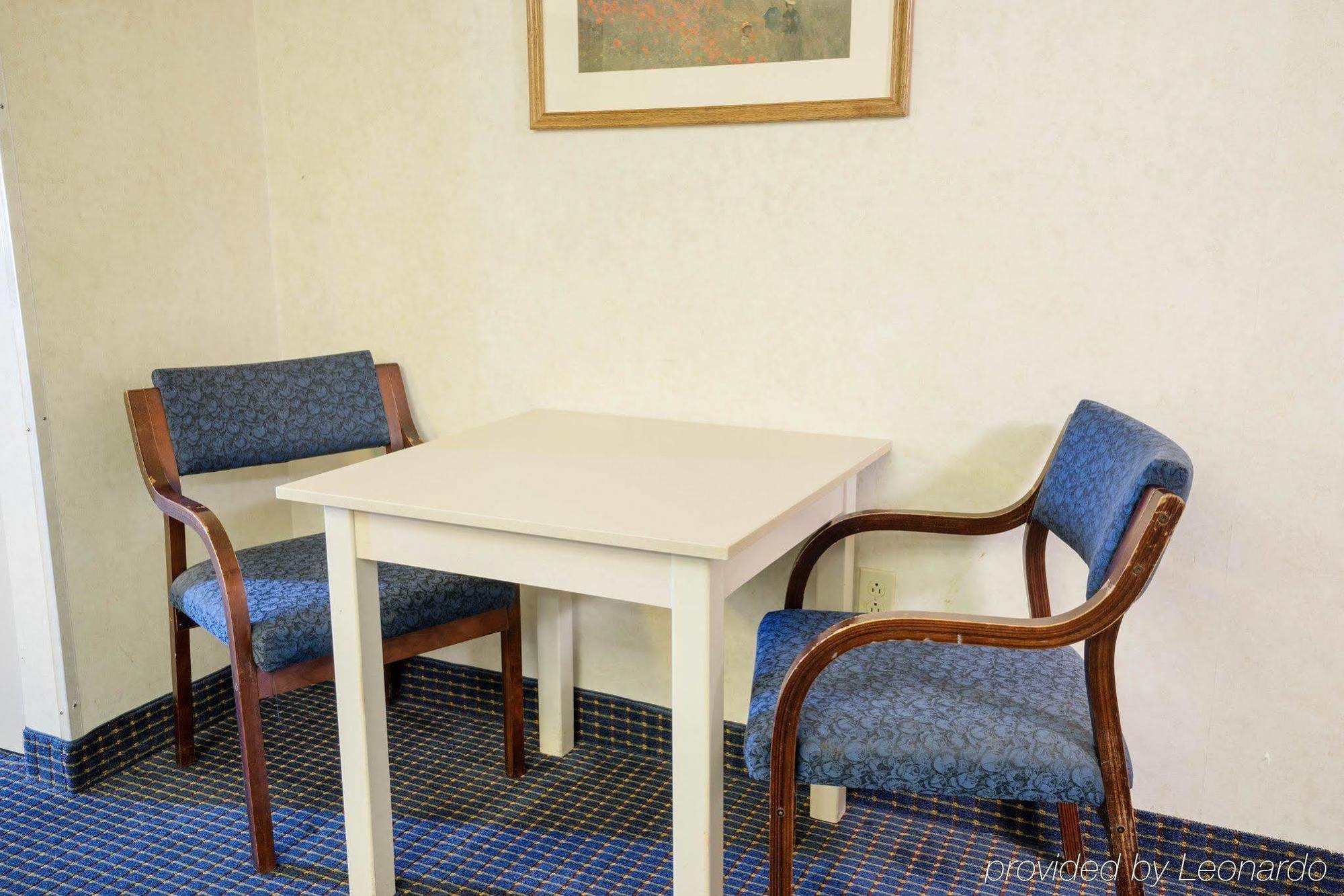 Microtel Inn & Suites By Wyndham Pittsburgh Airport Robinson Township Exterior foto