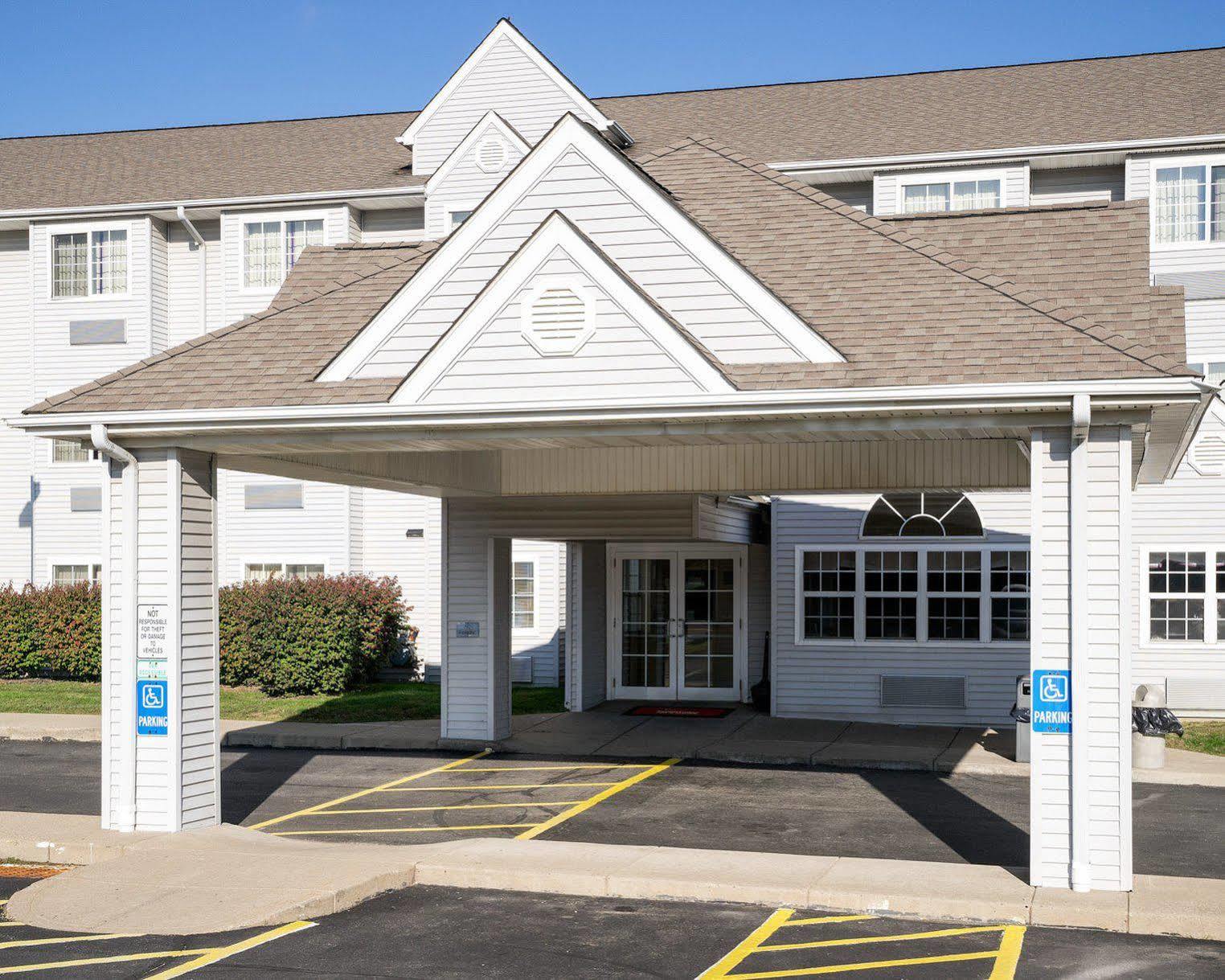 Microtel Inn & Suites By Wyndham Pittsburgh Airport Robinson Township Exterior foto