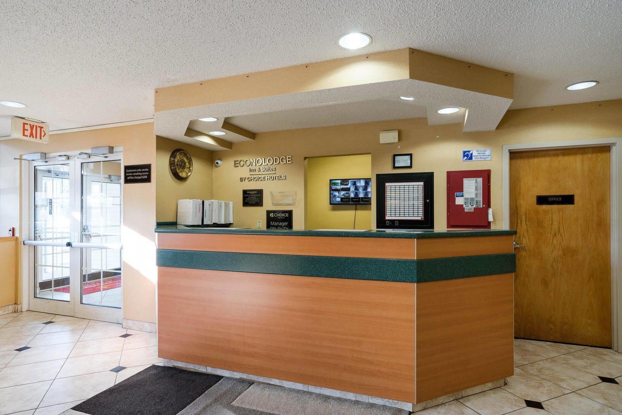Microtel Inn & Suites By Wyndham Pittsburgh Airport Robinson Township Exterior foto