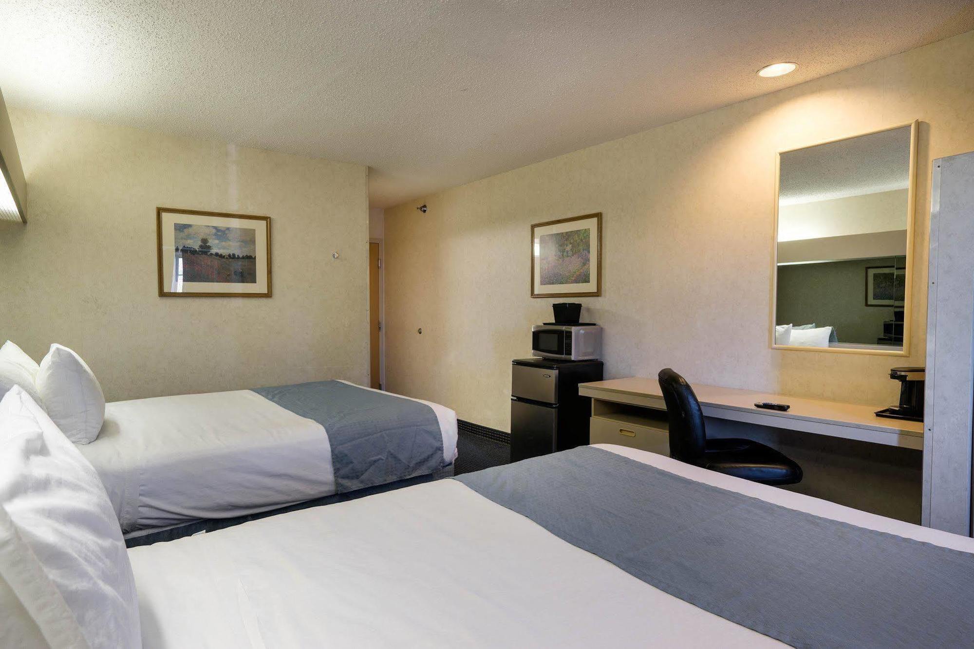 Microtel Inn & Suites By Wyndham Pittsburgh Airport Robinson Township Exterior foto