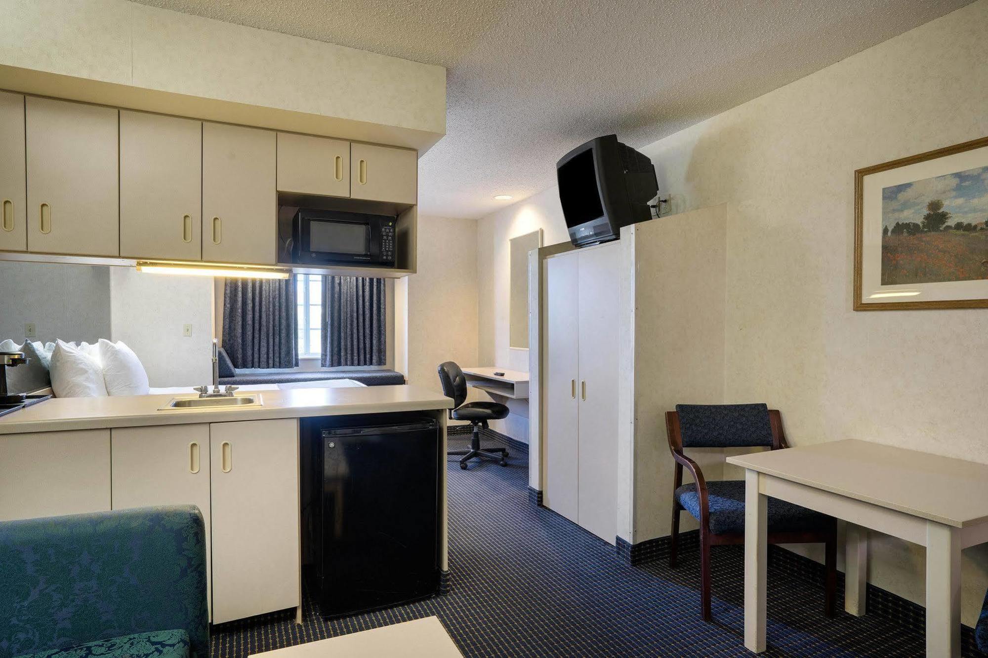 Microtel Inn & Suites By Wyndham Pittsburgh Airport Robinson Township Exterior foto