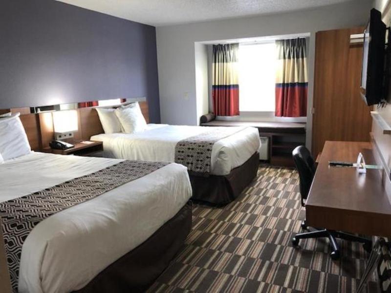 Microtel Inn & Suites By Wyndham Pittsburgh Airport Robinson Township Exterior foto