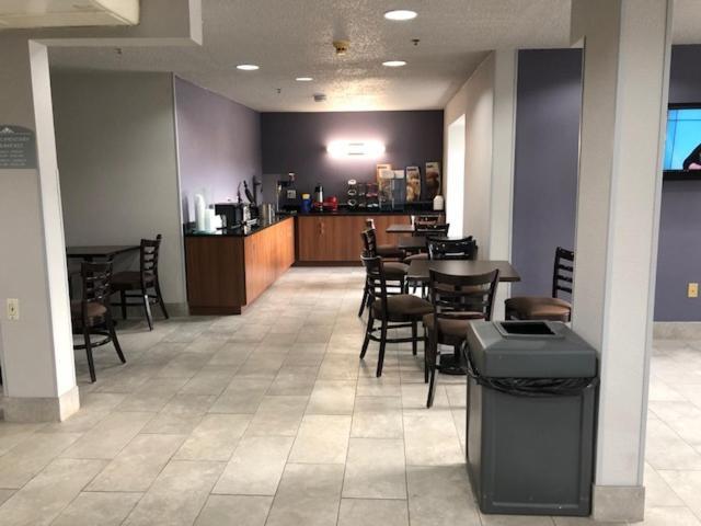 Microtel Inn & Suites By Wyndham Pittsburgh Airport Robinson Township Exterior foto